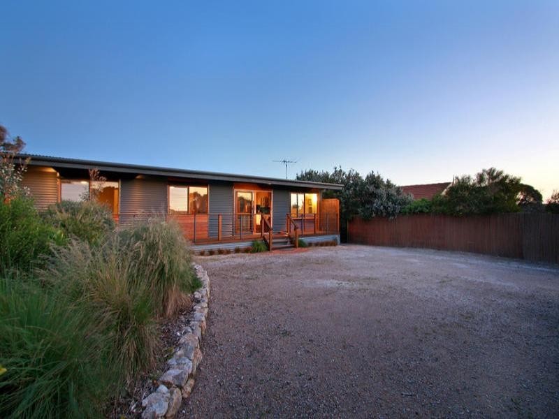 17 Cooraminta Road, Rye VIC 3941