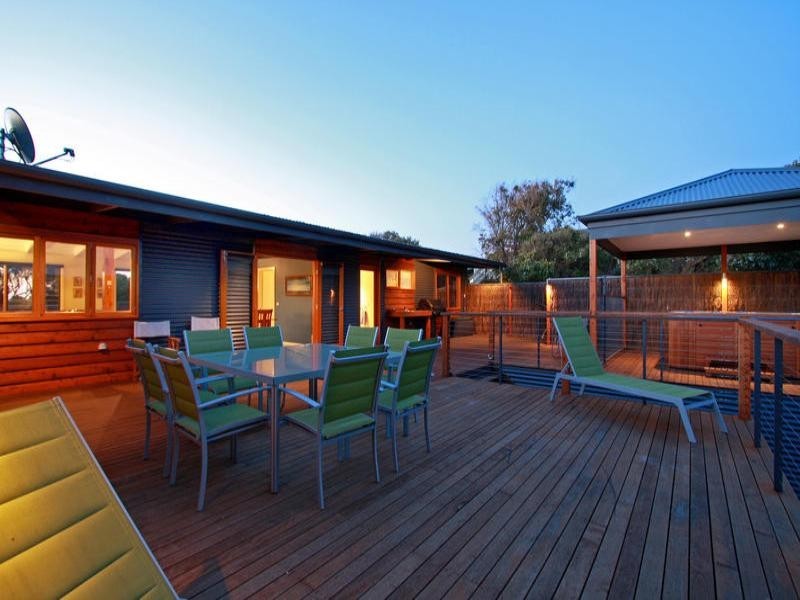 17 Cooraminta Road, Rye VIC 3941
