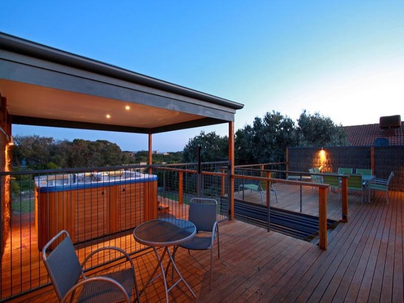 17 Cooraminta Road, Rye VIC 3941