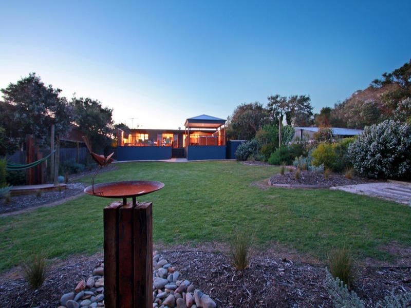 17 Cooraminta Road, Rye VIC 3941