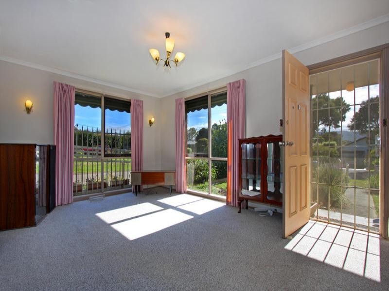 142 Seventh Avenue, Rosebud VIC 3939