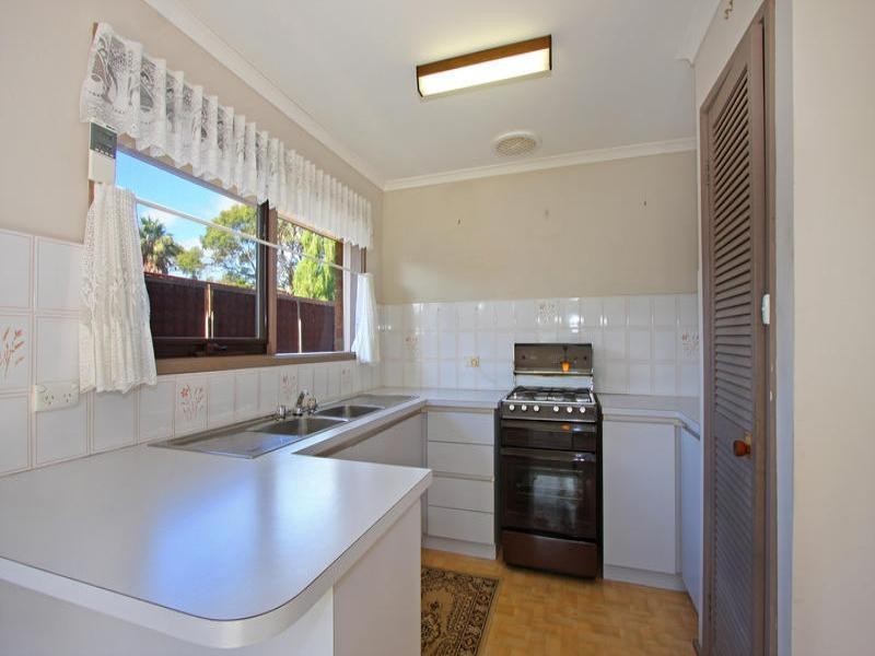 142 Seventh Avenue, Rosebud VIC 3939