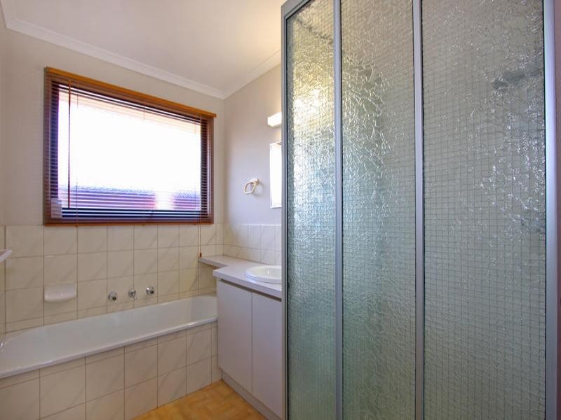 142 Seventh Avenue, Rosebud VIC 3939