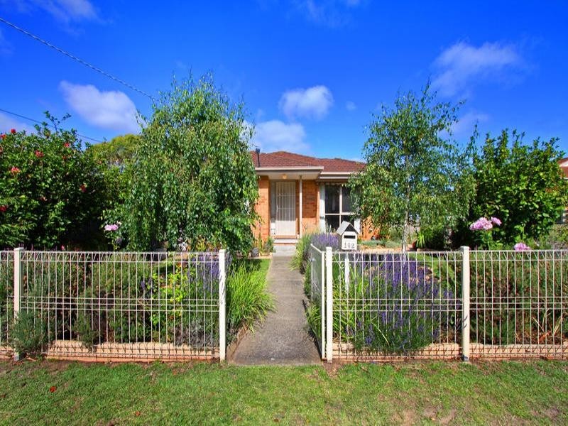 142 Seventh Avenue, Rosebud VIC 3939