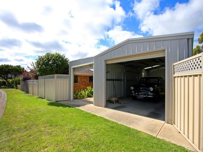 142 Seventh Avenue, Rosebud VIC 3939