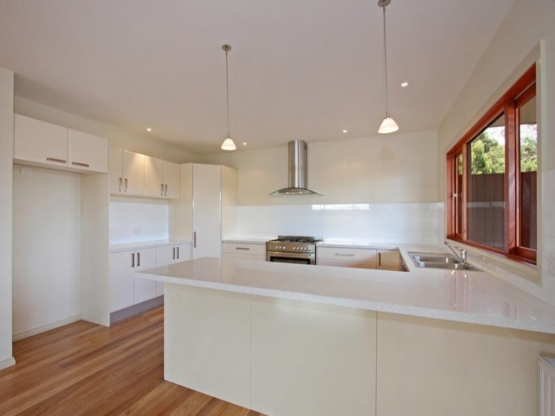 8 Elaine Road, Rye VIC 3941