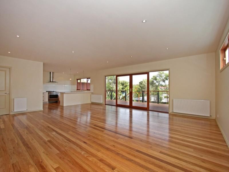 8 Elaine Road, Rye VIC 3941