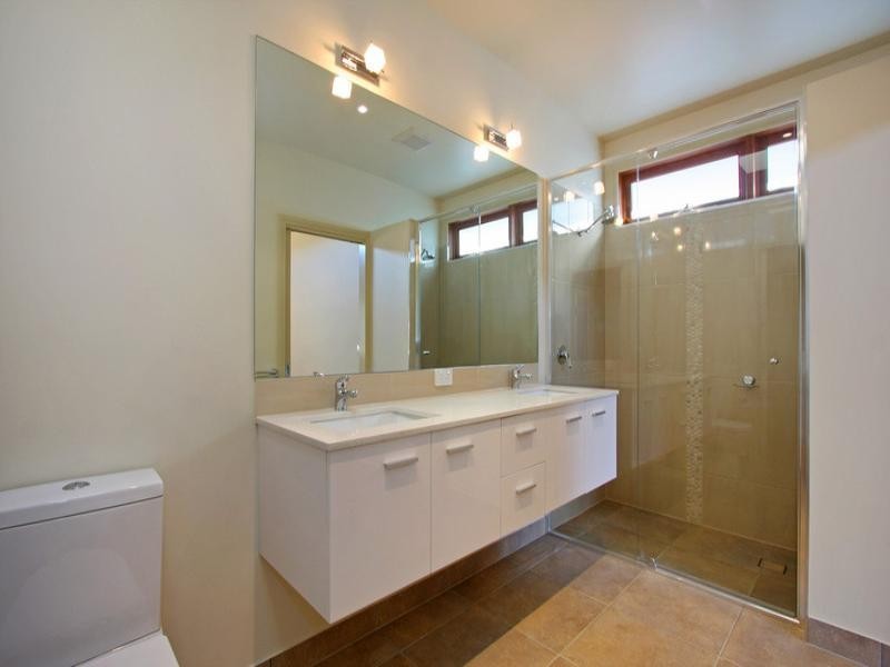 8 Elaine Road, Rye VIC 3941