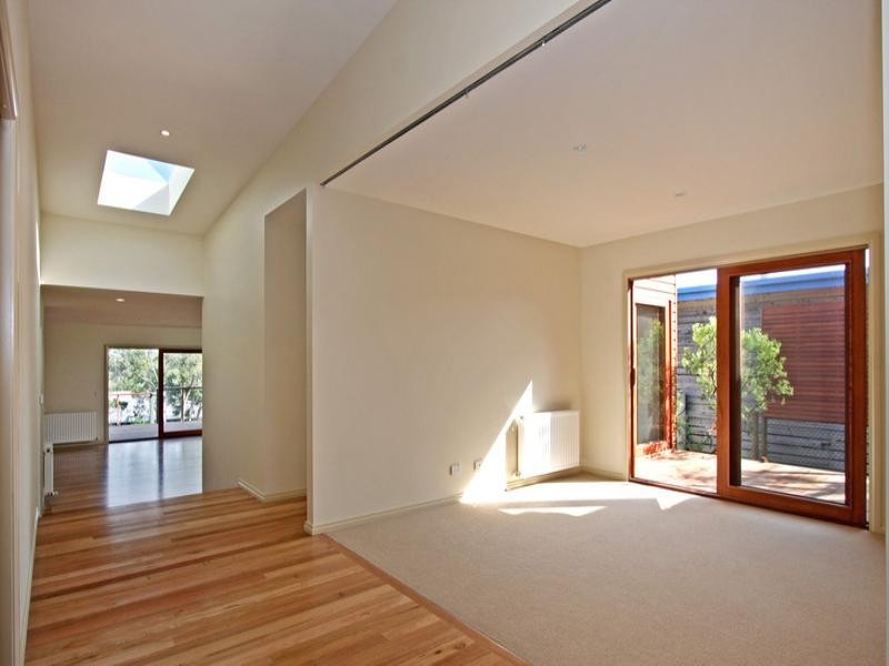 8 Elaine Road, Rye VIC 3941