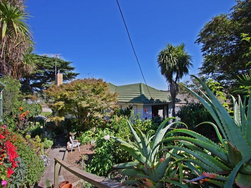 17 George Street, Sorrento VIC 3943