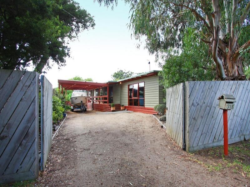 318 Melbourne Road, Blairgowrie VIC 3942