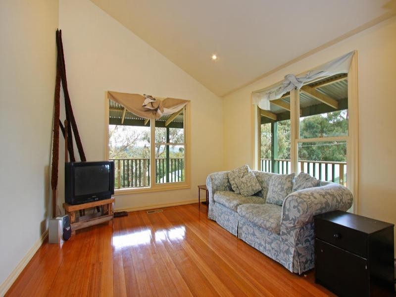 18 Warrain Avenue, Rosebud VIC 3939