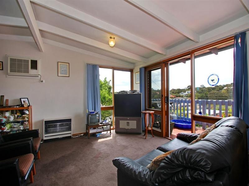 110 Weeroona Street, Rye VIC 3941