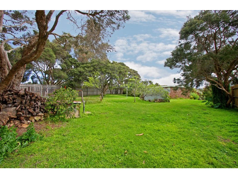 8 Marianne Avenue, Rye VIC 3941