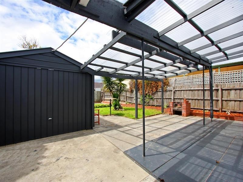 93 Fourth Avenue, Rosebud VIC 3939