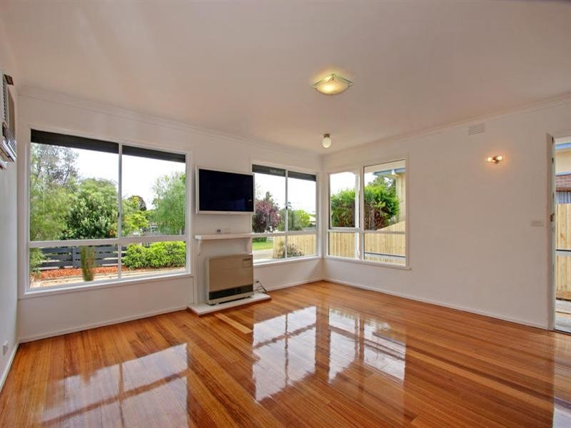 93 Fourth Avenue, Rosebud VIC 3939