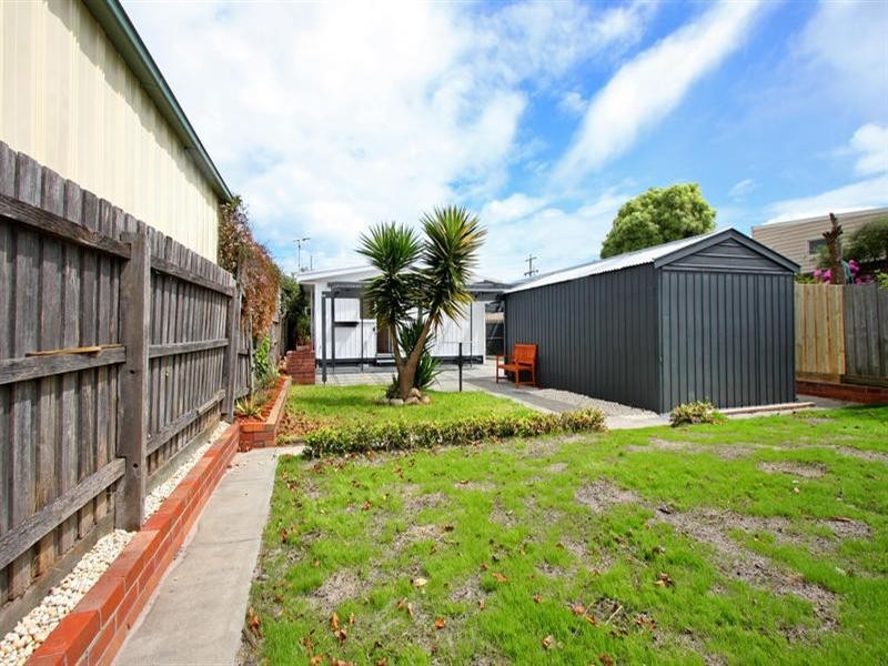 93 Fourth Avenue, Rosebud VIC 3939