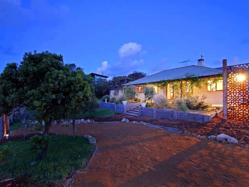 19 Central Avenue, Blairgowrie VIC 3942