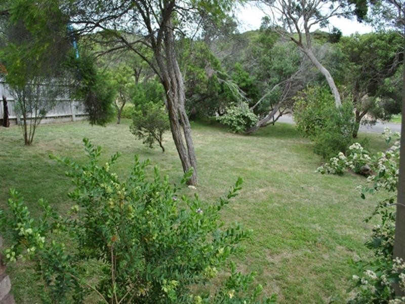 8 Marianne Avenue, Rye VIC 3941