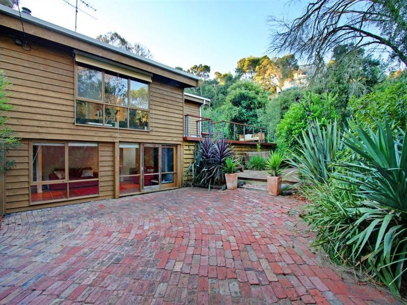 2 Knight Street, Blairgowrie VIC 3942