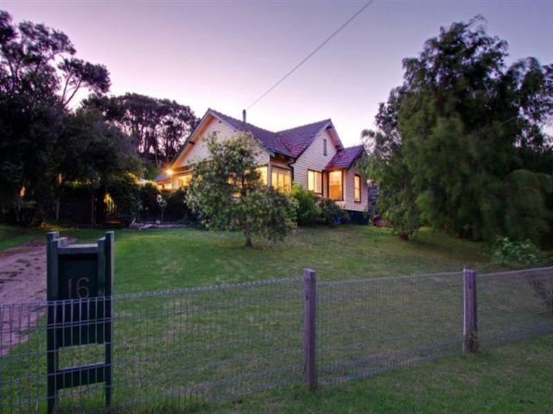 16 Summerhill Road, Tootgarook VIC 3941