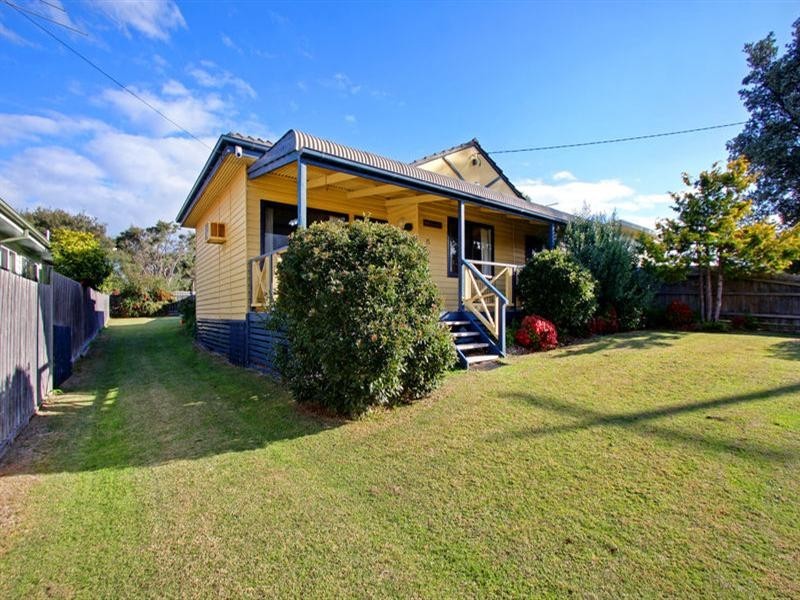 15 Godfrey Street, Blairgowrie VIC 3942
