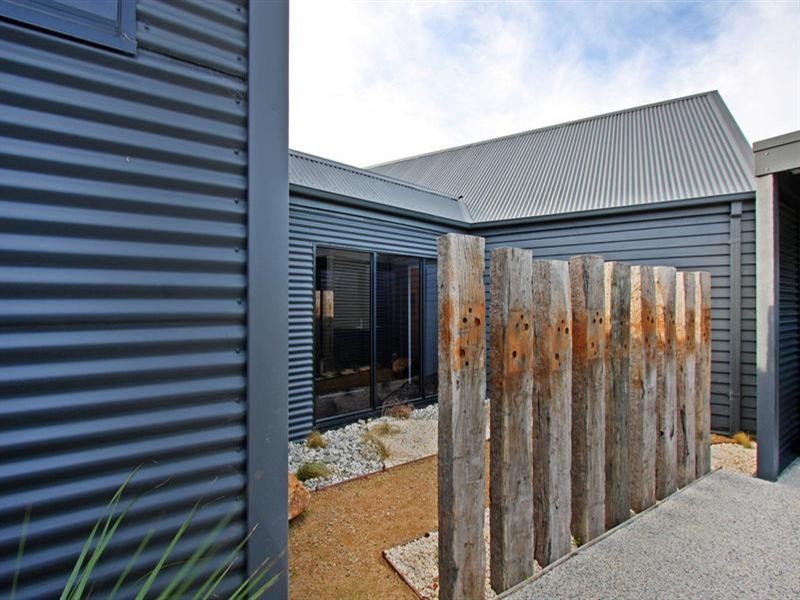418 Sandy Road, St Andrews Beach VIC 3941