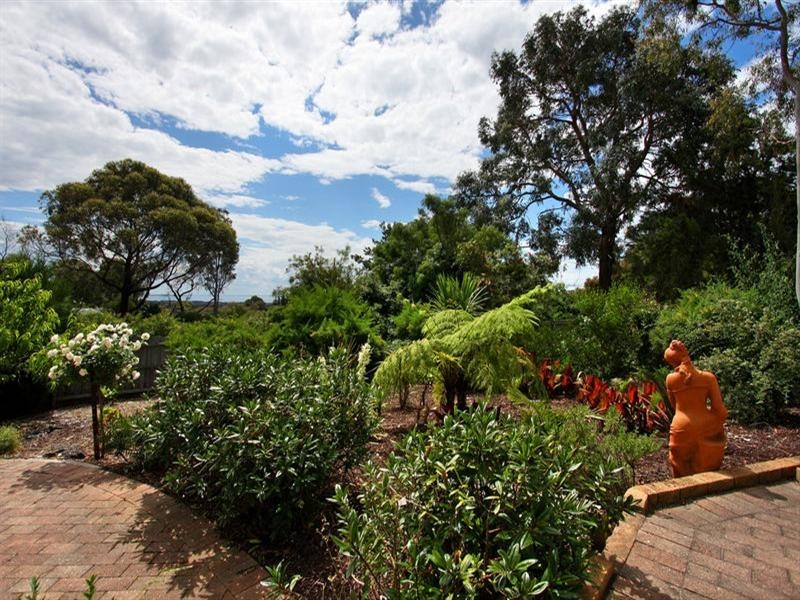 19 Murawa Drive, Rosebud VIC 3939