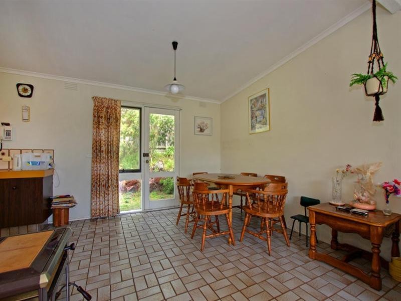 8 Marianne Avenue, Rye VIC 3941