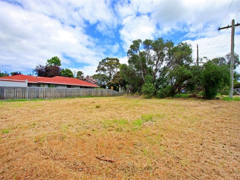 27 Cootamundra Avenue, Rosebud West VIC 3940