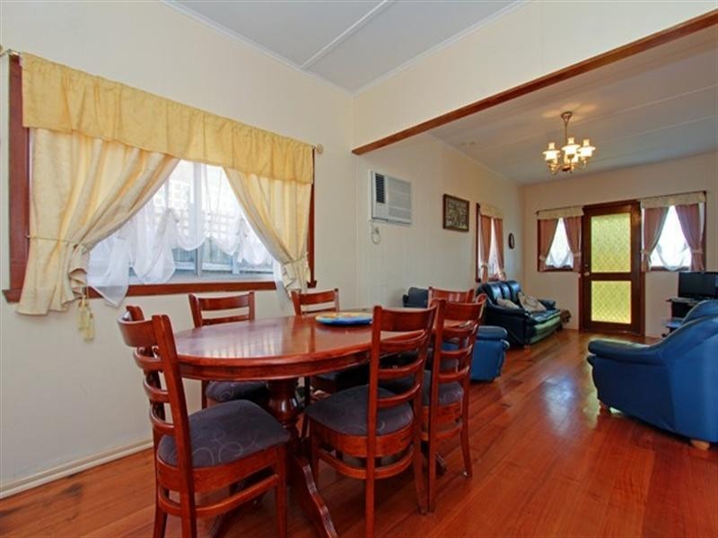 101 Third Avenue, Rosebud VIC 3939