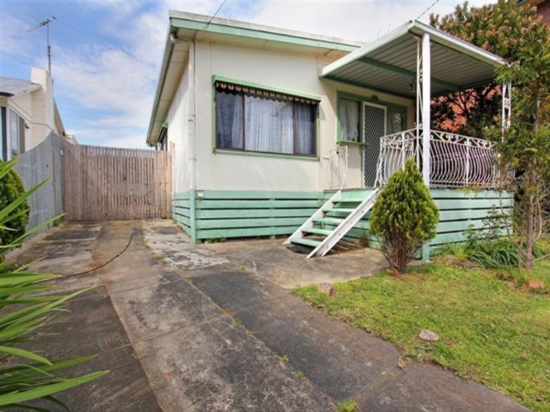 101 Third Avenue, Rosebud VIC 3939