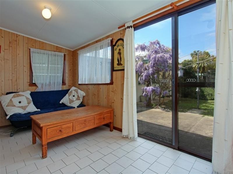 101 Third Avenue, Rosebud VIC 3939