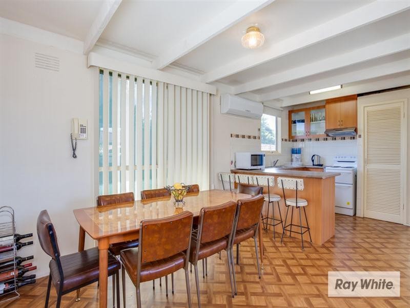 18 Meadow Avenue, Rye VIC 3941