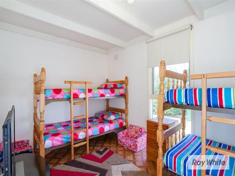 18 Meadow Avenue, Rye VIC 3941