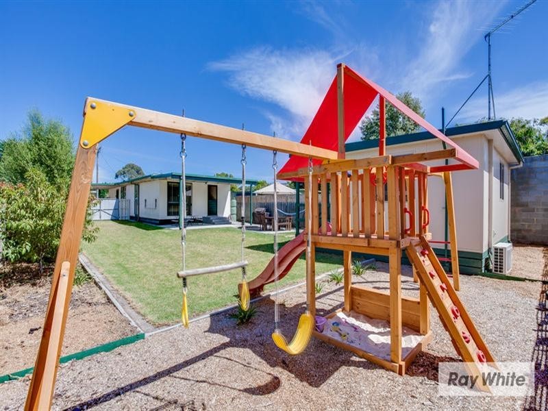 18 Meadow Avenue, Rye VIC 3941