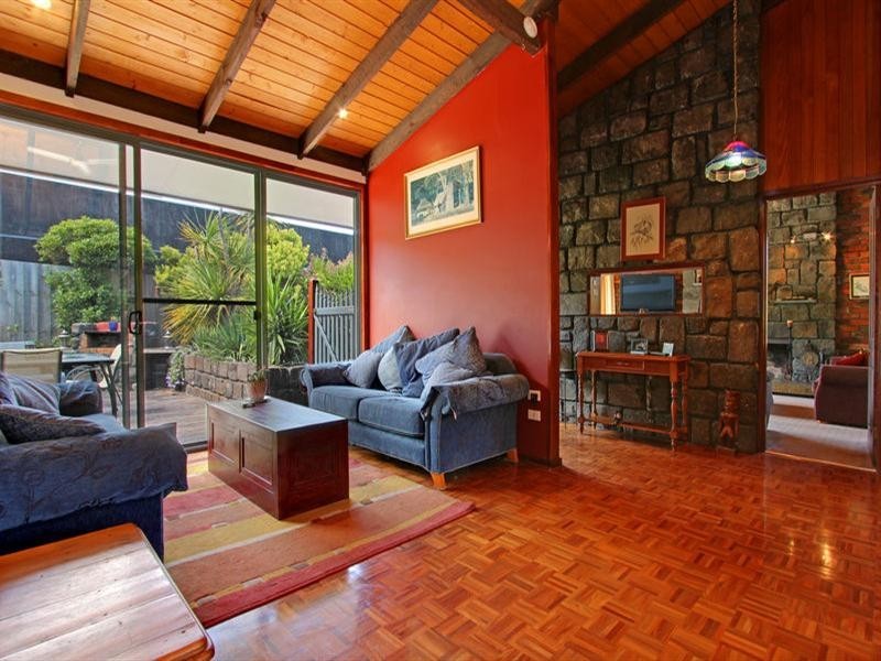 6 Pearse Road, Blairgowrie VIC 3942