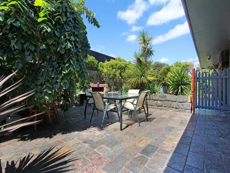 6 Pearse Road, Blairgowrie VIC 3942