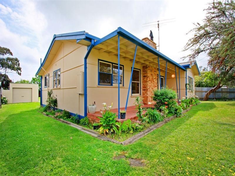 32 Broadway, Rosebud West VIC 3940