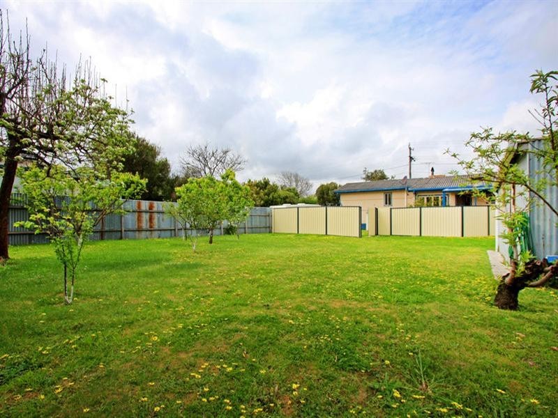 32 Broadway, Rosebud West VIC 3940