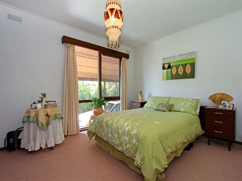 10 Topaz Street, Blairgowrie VIC 3942