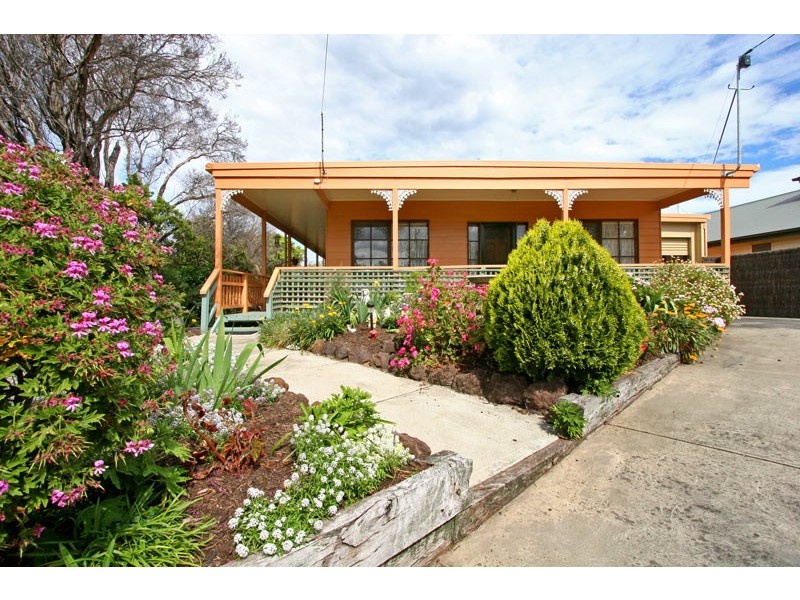 1 Hilltop Avenue, Blairgowrie VIC 3942