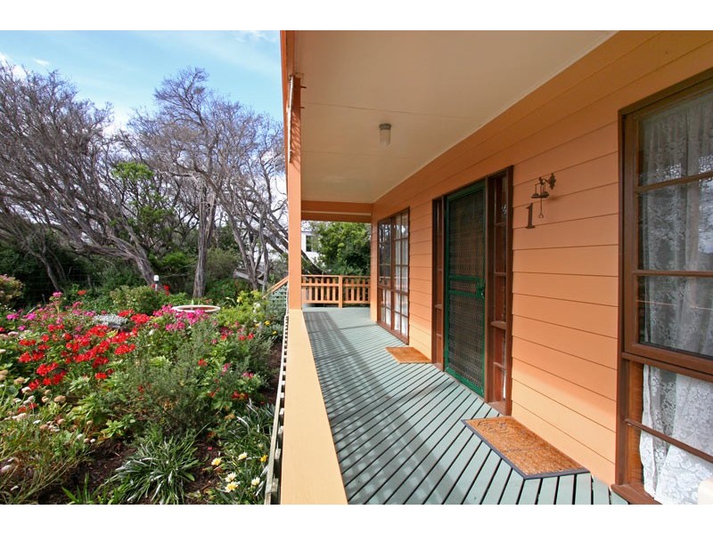 1 Hilltop Avenue, Blairgowrie VIC 3942