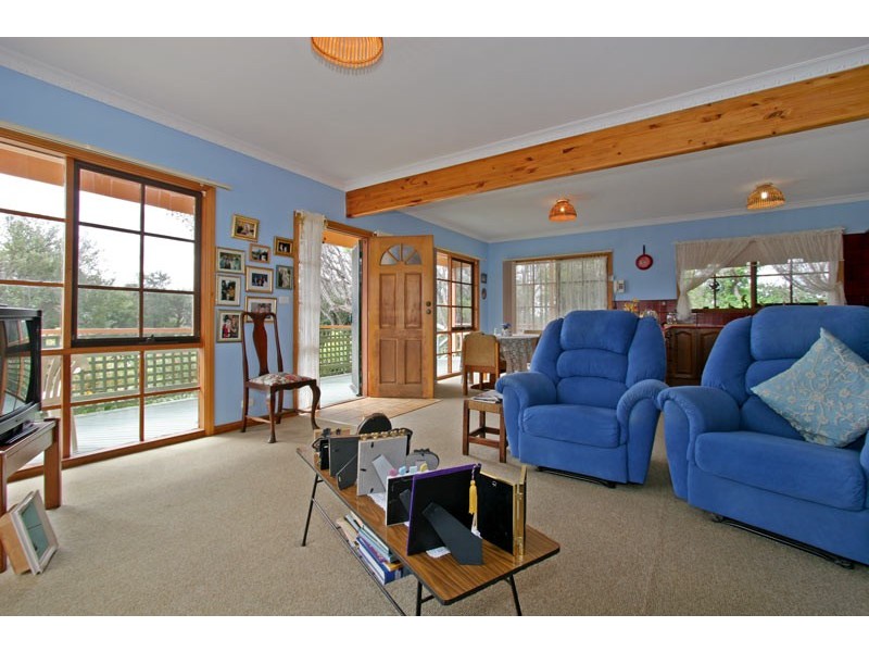 1 Hilltop Avenue, Blairgowrie VIC 3942