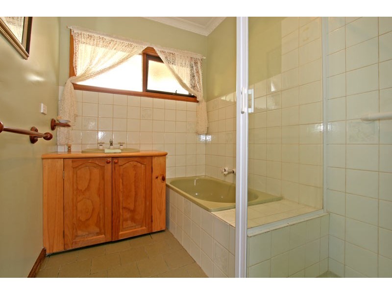 1 Hilltop Avenue, Blairgowrie VIC 3942