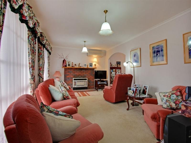 6 Robin Parade, Rye VIC 3941