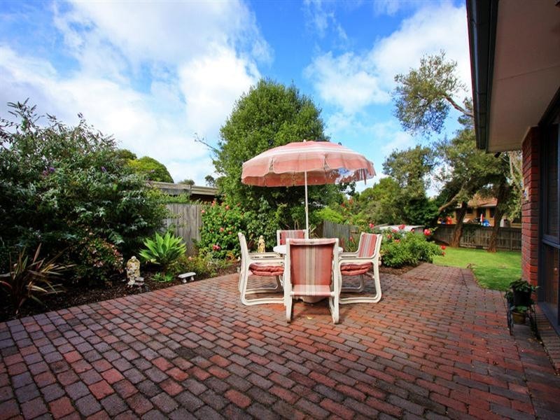 6 Robin Parade, Rye VIC 3941