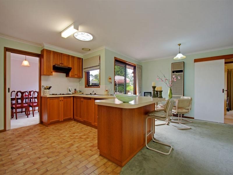 6 Robin Parade, Rye VIC 3941