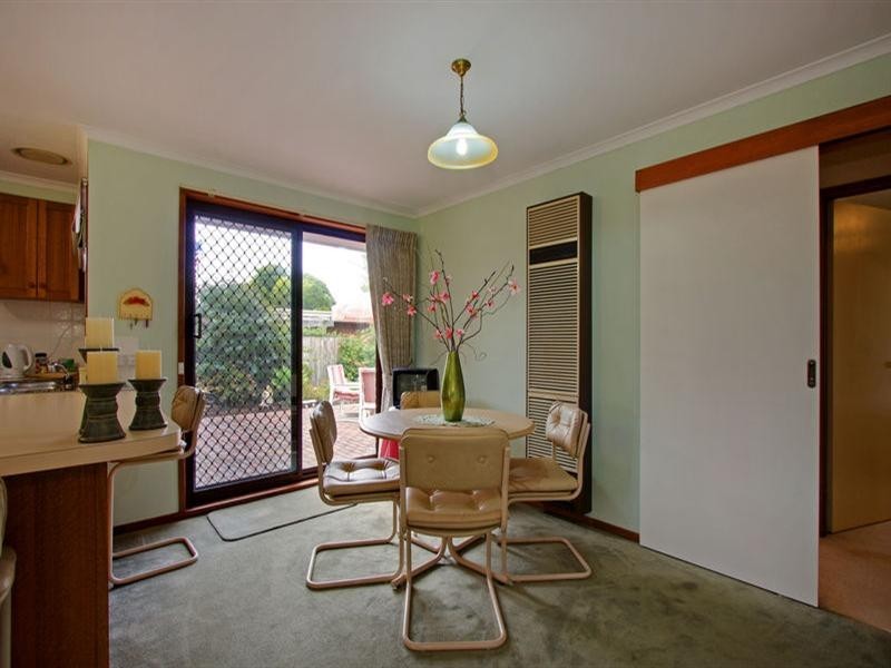 6 Robin Parade, Rye VIC 3941