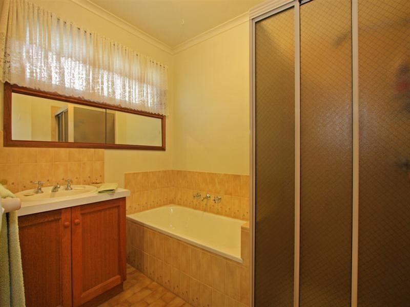 6 Robin Parade, Rye VIC 3941